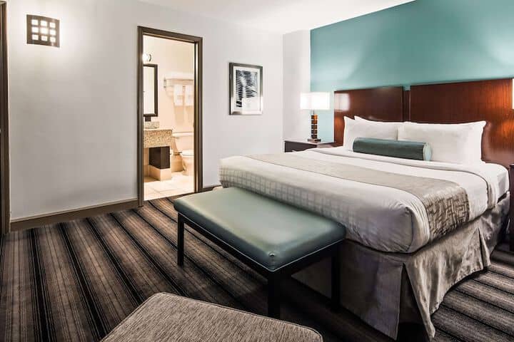 Room 10 of 24