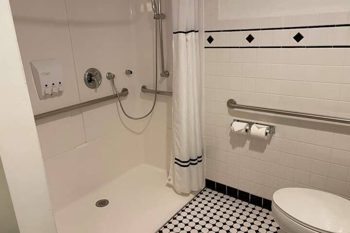 Room 14 of 24